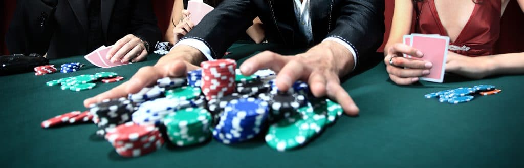 poker seat positioning and how to bet