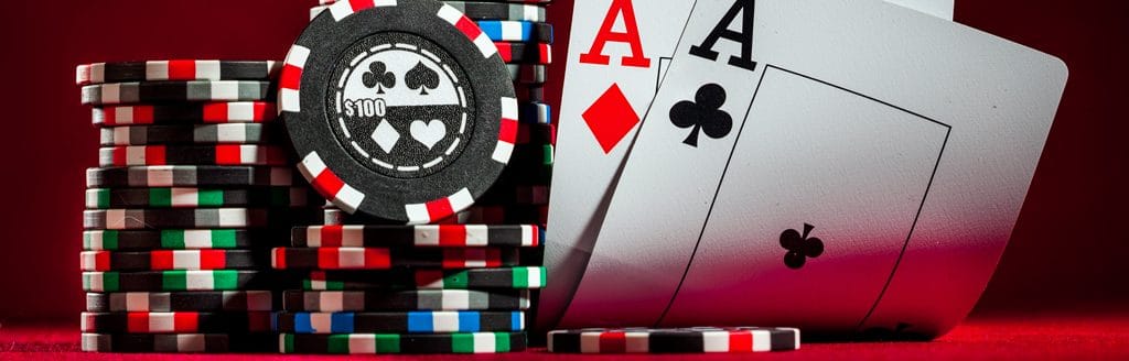 playing poker online vs. playing in a casino